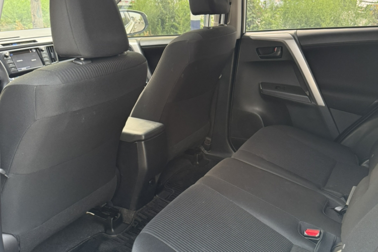 丰田 RAV4荣放 2016款 2.0L CVT两驱风尚版 国V中控内饰7003