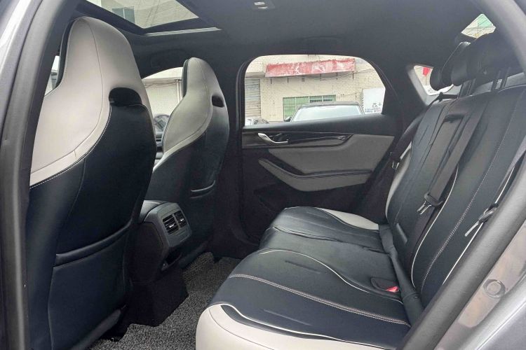 比亚迪 秦PLUS 2021款 DM-i 55KM 旗舰型中控内饰7014