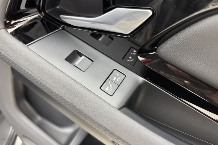 路虎 揽胜极光 2021款 极光L 249PS R-Dynamic S 性能版中控内饰7008