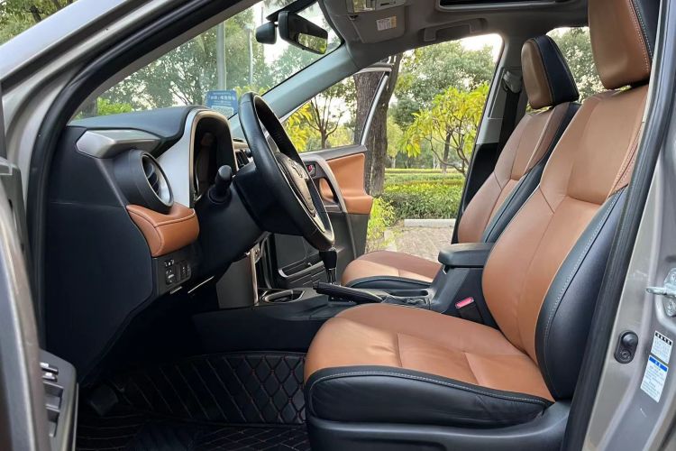 丰田 RAV4荣放 2016款 2.5L 自动四驱精英版中控内饰7002