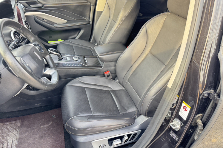 魏牌 VV6 2020款 2.0T 两驱智享+局部细节19