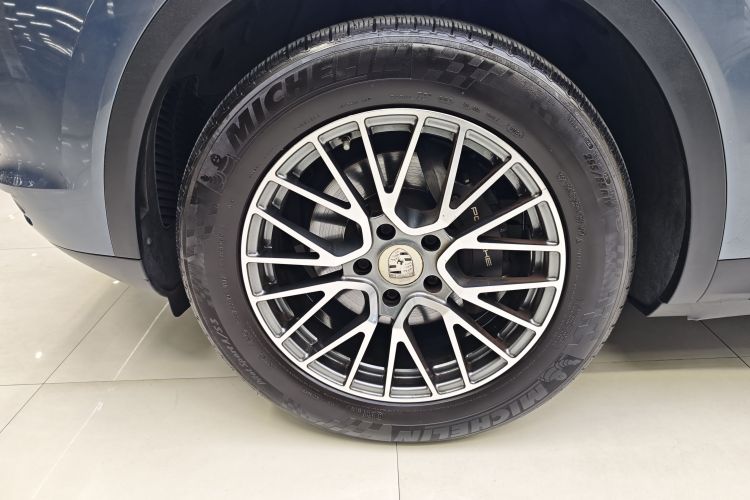 保时捷 2018款 Cayenne 3.0T车身外观6006