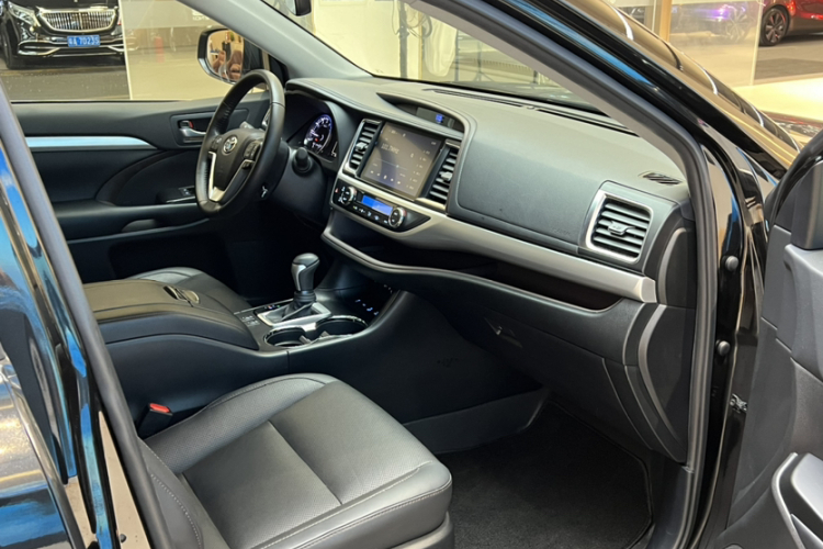 丰田 汉兰达 2021款 2.0T 四驱豪华版 7座局部细节41