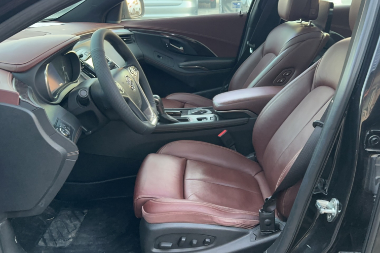 别克 君越 2013款 3.0L SIDI V6智享旗舰型局部细节19