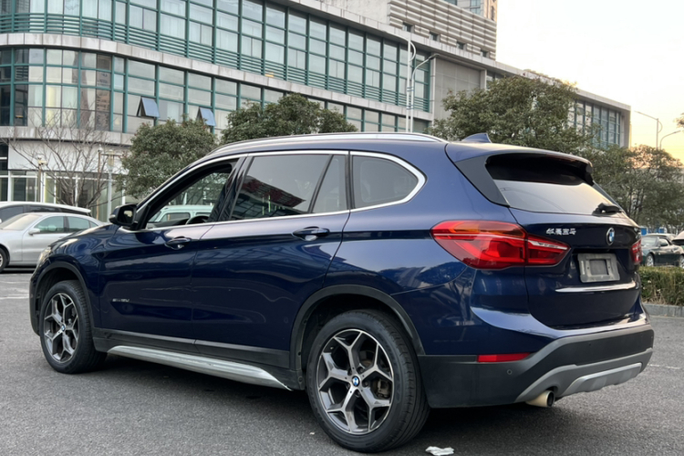 宝马X1 2018款 sDrive18Li 尊享型车身外观6007