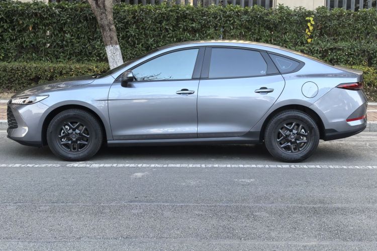 比亚迪 秦PLUS 2025款 DM-i 智驾版 55KM领先型车身外观6003