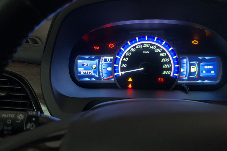 比亚迪S7 2016款 2.0T 自动尊贵型Plus中控内饰15