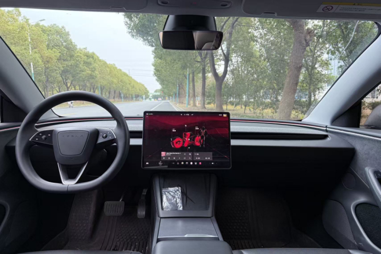 特斯拉 Model 3 2023款 长续航全轮驱动版车身外观6008