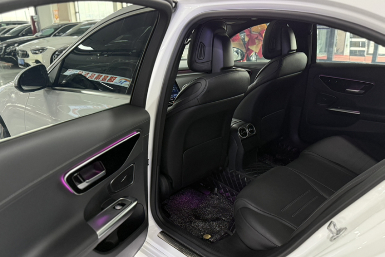 奔驰C级 2022款 改款 C 200 L 运动版中控内饰7003