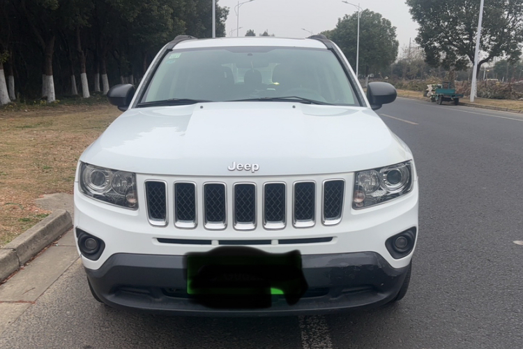 Jeep 指南者(进口) 2014款 2.0L 两驱运动版车身外观6001