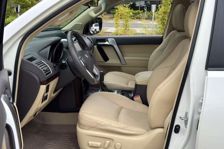 丰田 普拉多 2016款 3.5L 自动TX-L NAVI中控内饰7002