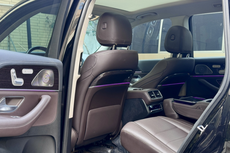 奔驰GLS 2023款 改款 GLS 450 4MATIC 时尚型中控内饰7006