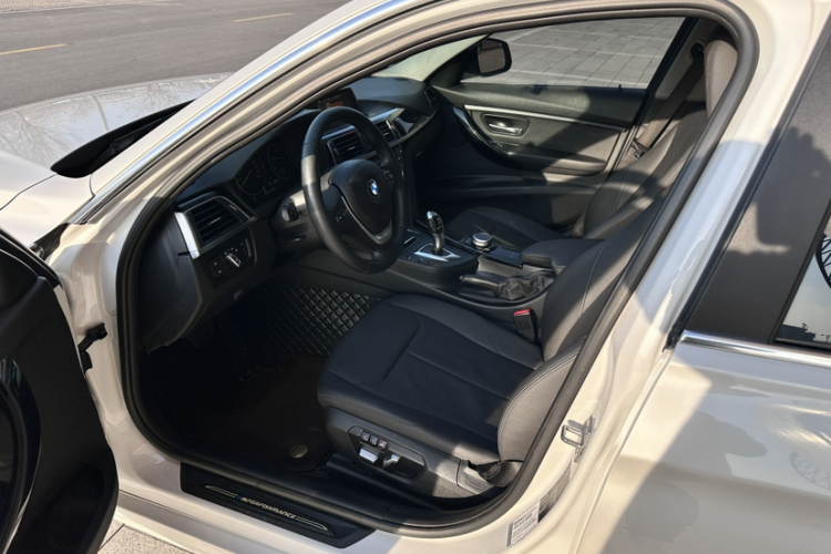 宝马3系 2017款 320Li 时尚型中控内饰7004