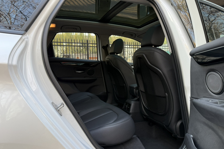 宝马2系旅行车 2016款 218i 运动设计套装中控内饰7001