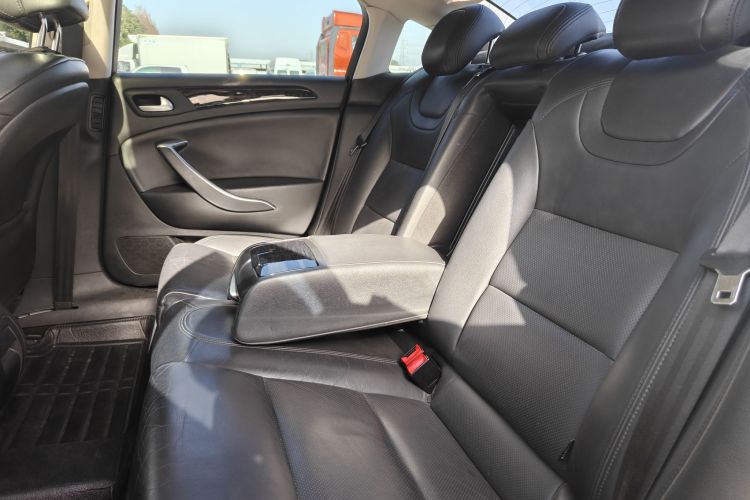 雪铁龙C5 2014款 2.0L 自动尊享型中控内饰7009