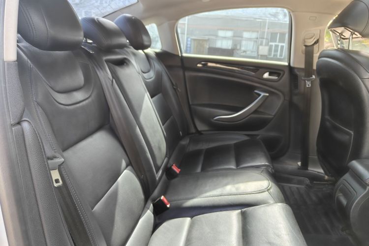 雪铁龙C5 2014款 2.0L 自动尊享型中控内饰7006