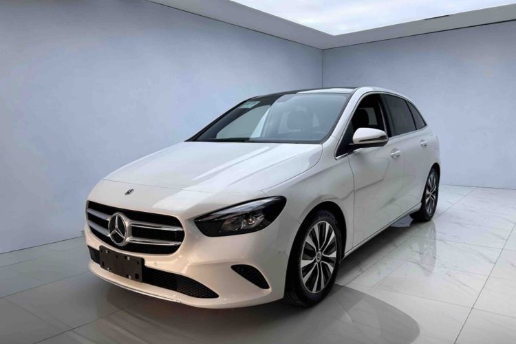 奔驰B级 2022款 改款 B 200 动感型车身外观1