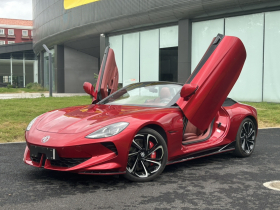 名爵 MG Cyberster 2024款 520km 传奇四驱版