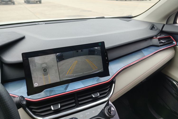 领克06 2020款 1.5T 耀Halo中控内饰7004