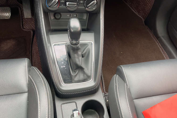 名爵ZS 2018款 1.5L 自动豪华版 国V中控内饰7007