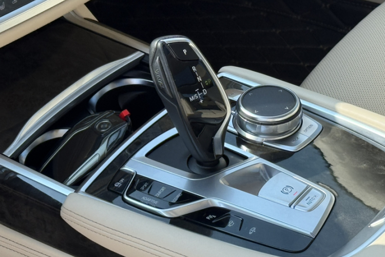 宝马7系 2016款 730Li 豪华型局部细节18