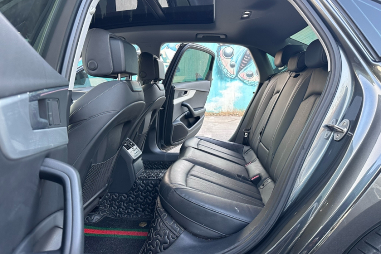 奥迪A4L 2020款 40 TFSI 豪华动感型中控内饰7003