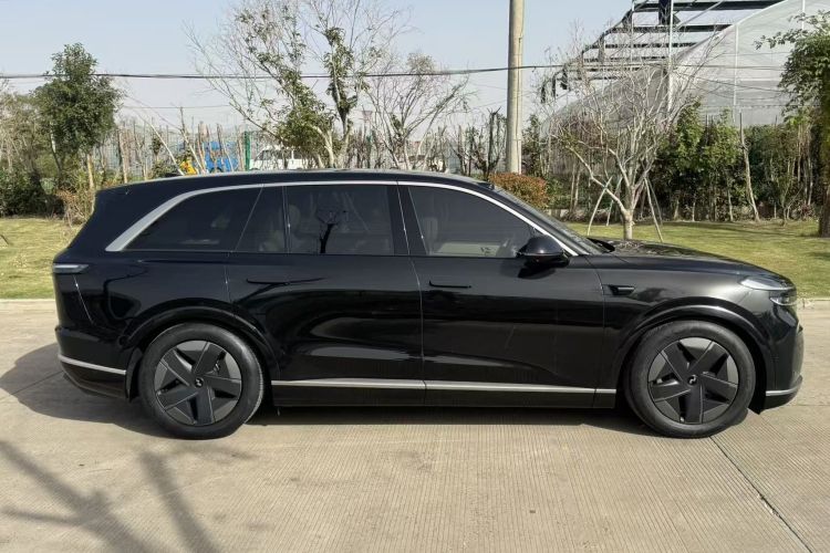 乐道L90 2025款 Max 六座版车身外观6006