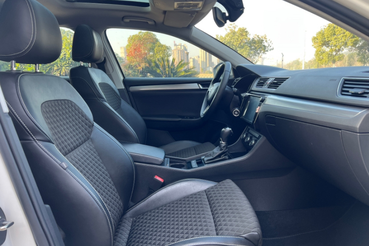 斯柯达 速派 2018款 TSI330 DSG舒适版 国V中控内饰7002