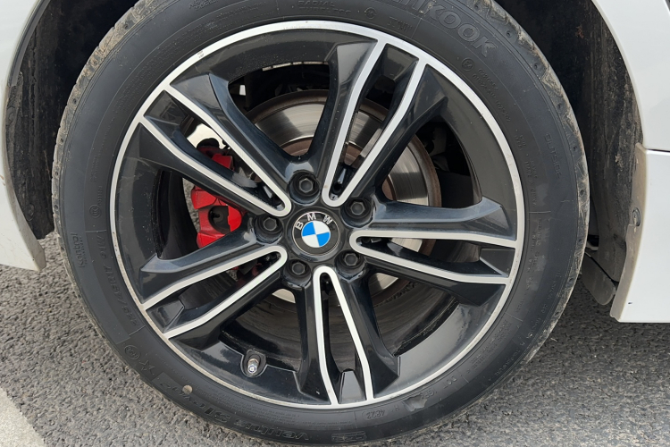 宝马1系 2021款 120i M运动版车身外观6009