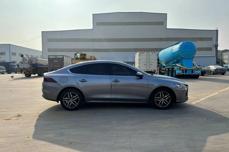 比亚迪 秦PLUS 2021款 DM-i 55KM 旗舰型车身外观6010