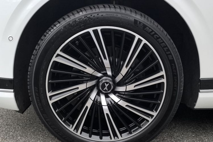 小鹏G9 2022款 702 Pro车身外观6007