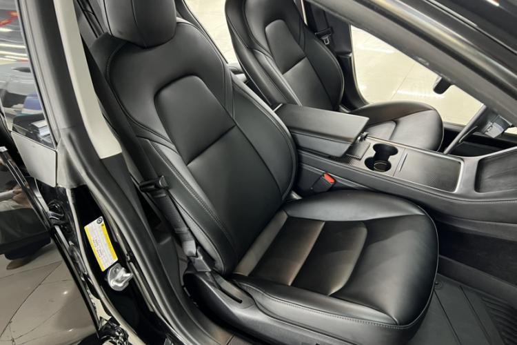 特斯拉 Model 3 2022款 后轮驱动版局部细节41