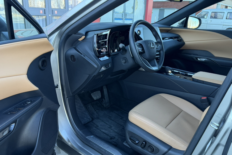 雷克萨斯RX 2023款 350h 两驱悦享版中控内饰7003