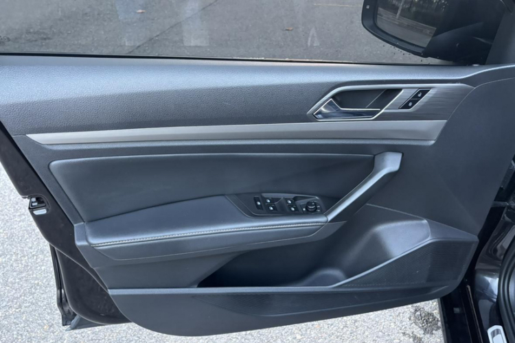 大众 朗逸 2019款 280TSI DSG舒适版 国VI局部细节9007