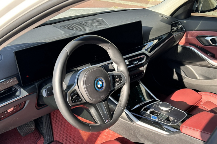 宝马i3 2023款 eDrive 40 L 曜夜套装中控内饰7006