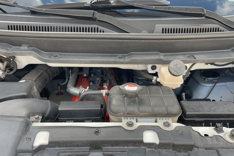 金杯 金海狮 2021款 1.5L 客车旅行狮中央空调版 9座局部细节24