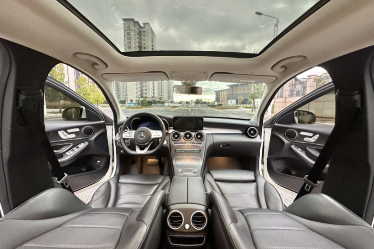 奔驰C级 2020款 改款 C 260 L 运动版中控内饰7011