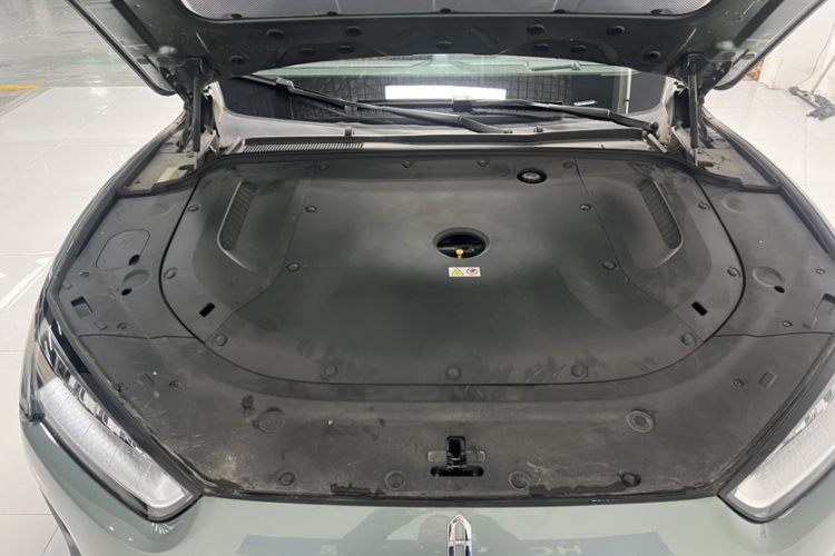 鸿蒙智行 问界M5 2022款 增程四驱性能版局部细节24