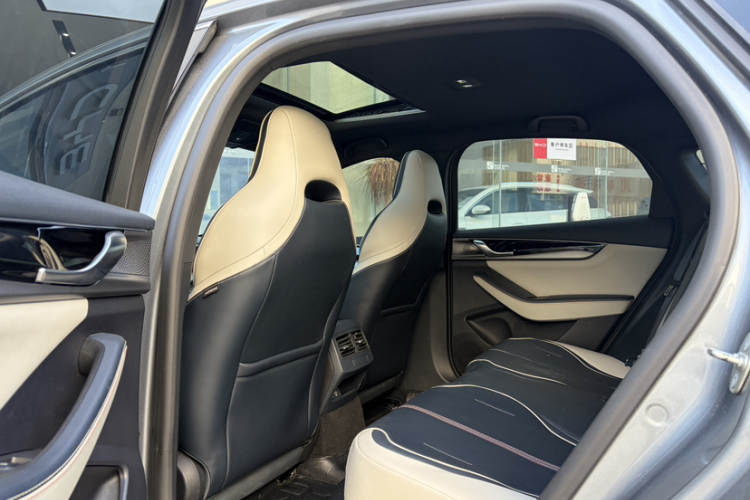 比亚迪 秦PLUS 2021款 DM-i 55KM 旗舰型中控内饰7002