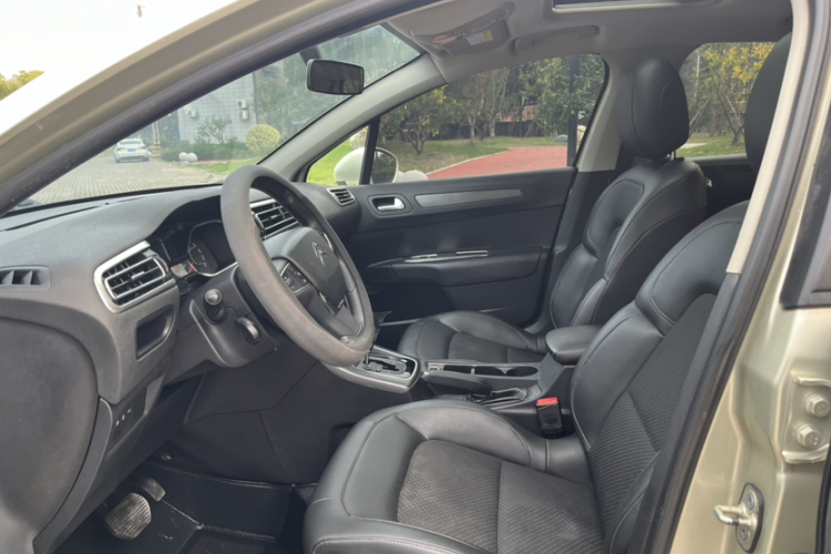 雪铁龙 C4世嘉 2016款 1.6L 自动豪华型中控内饰7003