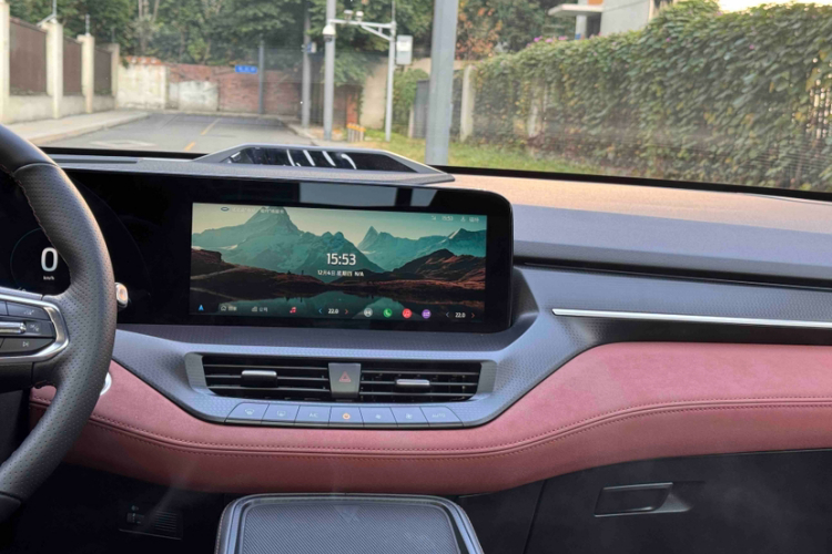 福特 领睿新能源 2025款 尊领型PLUS中控内饰7010