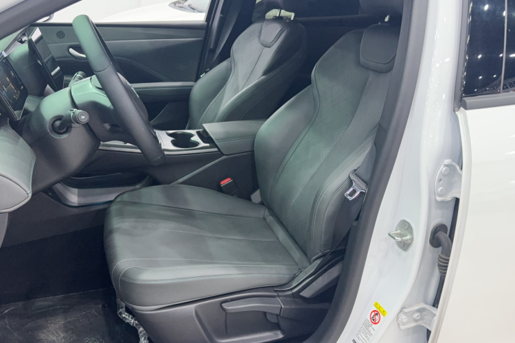 比亚迪 秦PLUS 2025款 DM-i 智驾版 55KM领先型局部细节19