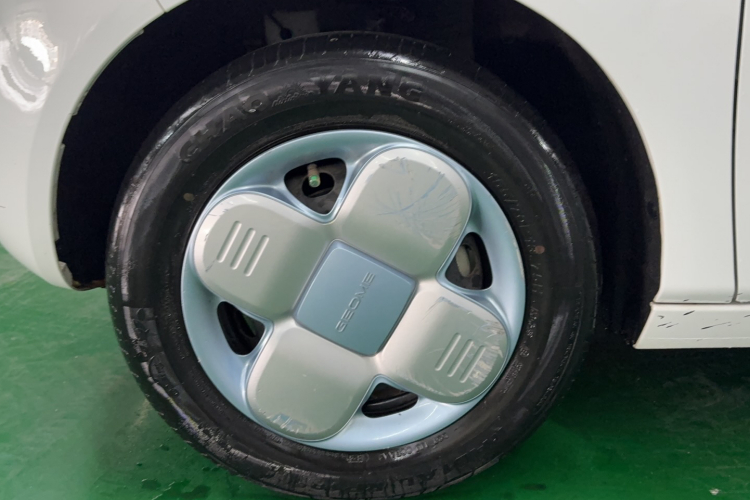 吉利银河 2023款 熊猫mini 200km 耐力熊车身外观6004