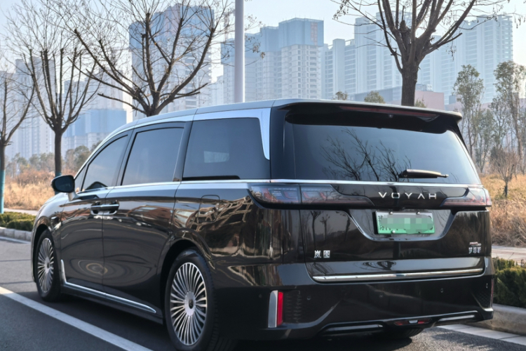 岚图汽车 岚图梦想家 2025款 PHEV 四驱旗舰乾崑版车身外观6001