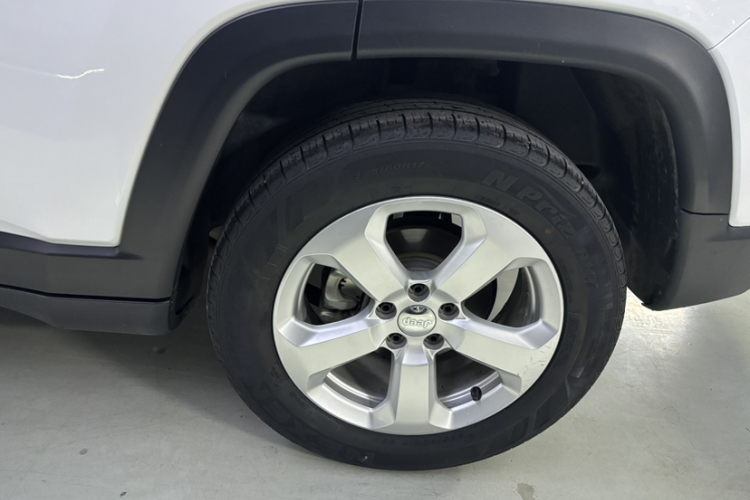 Jeep 指南者 2020款 220T 自动领先版车身外观6008