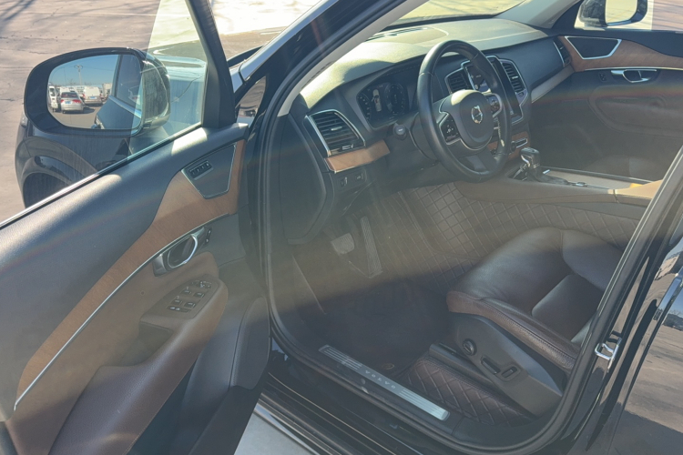 沃尔沃XC90 2020款 改款 T6 智逸豪华版 7座中控内饰7003