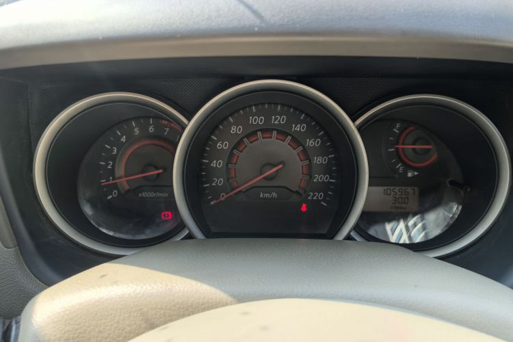 日产 轩逸 2012款 经典 1.6XE 手动舒适版中控内饰15