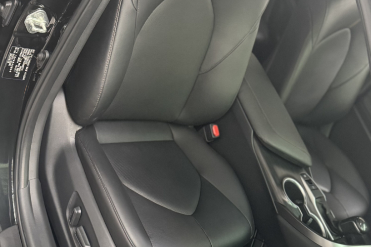 丰田 凯美瑞 2021款 2.0G 豪华版局部细节19