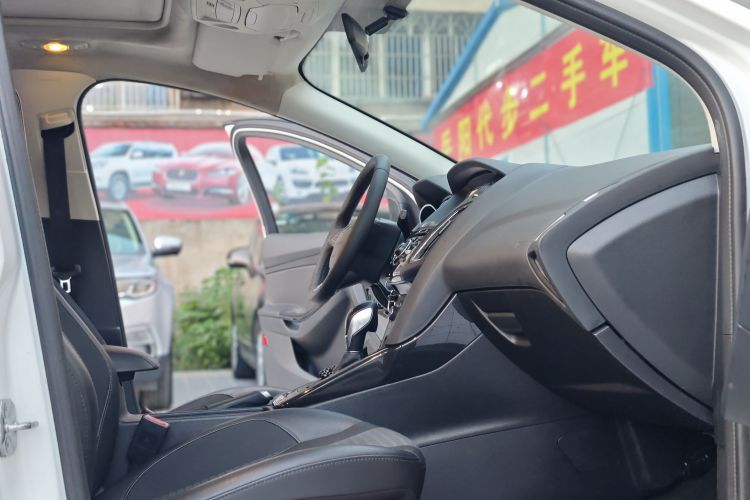 福特 福克斯 2015款 三厢 1.6L 自动风尚型中控内饰7007