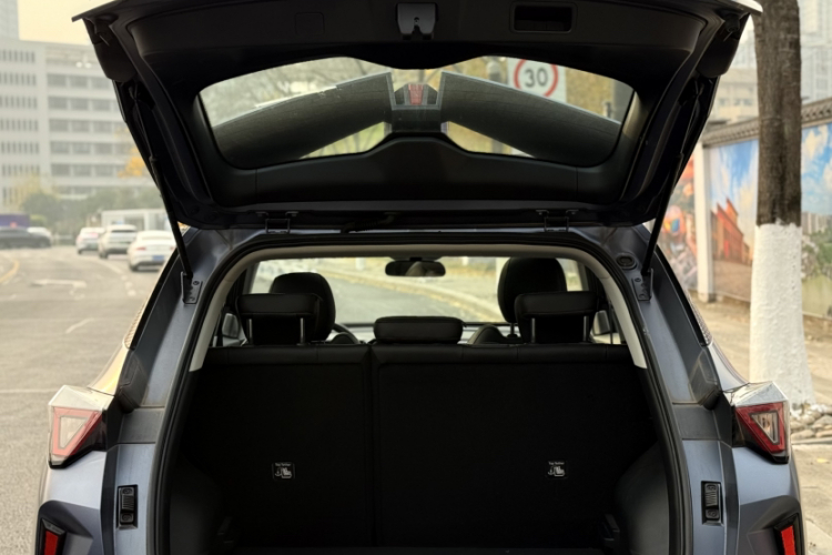 广汽传祺 传祺GS3 2023款 影速 270T R-STYLE版中控内饰7012